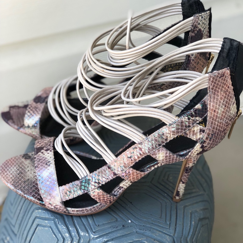 Kendal & Kylie Danila Nude Paris sandals
